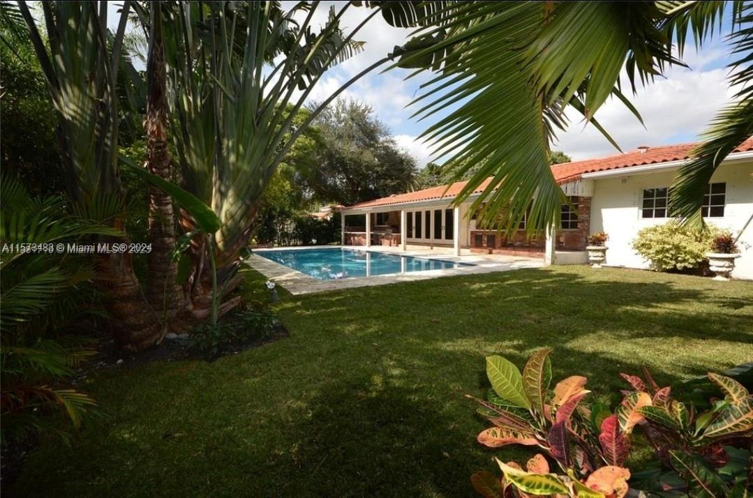 Photo of 510 Bird Rd in Coral Gables, FL