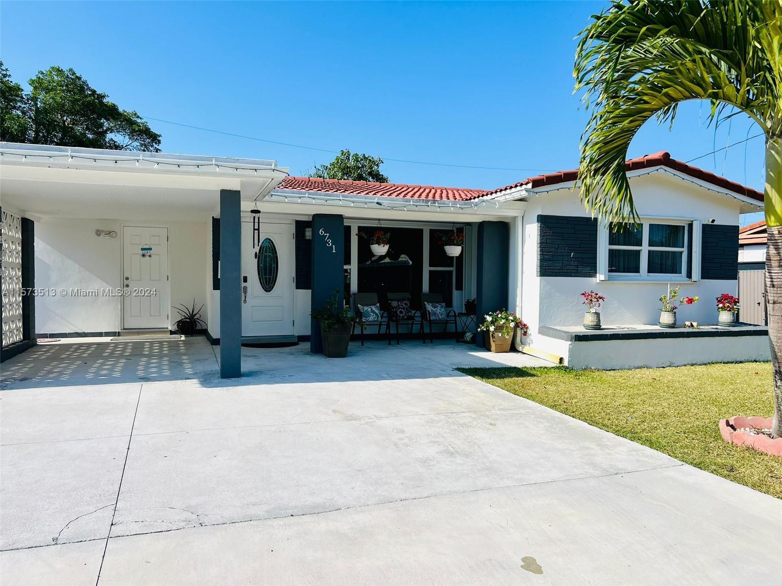 Photo of 6731 Greene St in Hollywood, FL