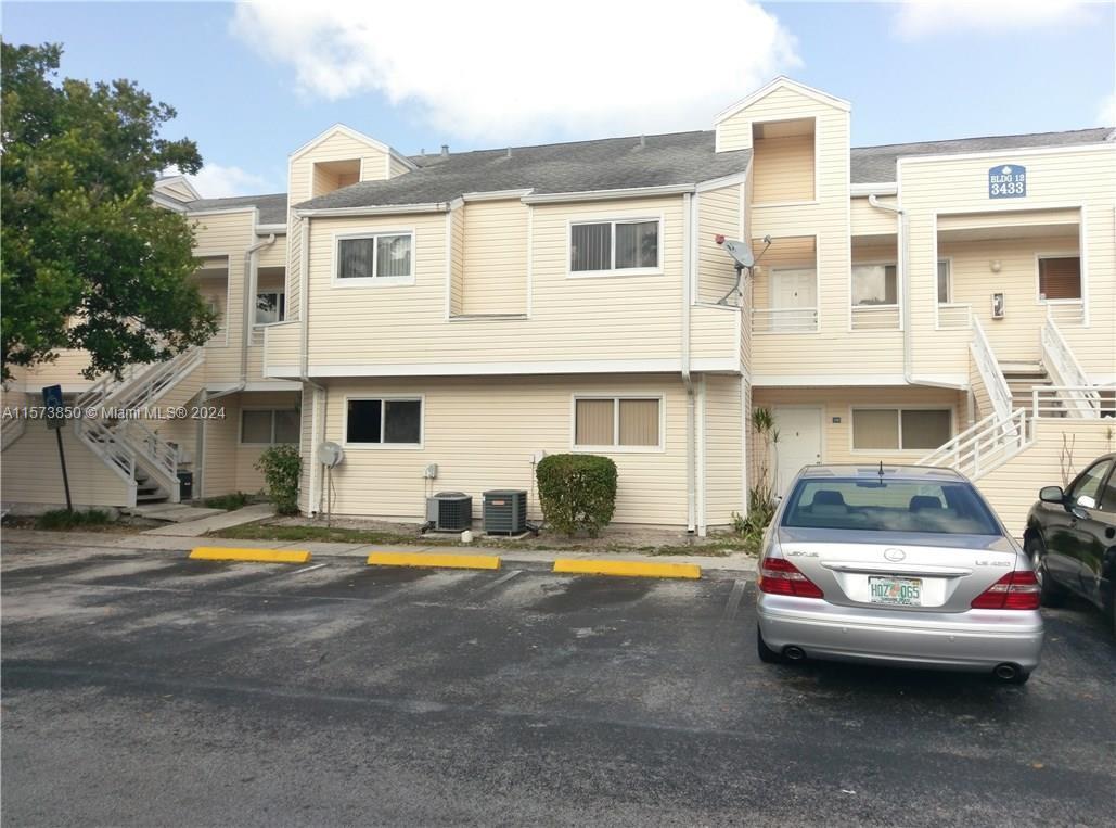 Photo of 3433 NW 44th St #203 in Oakland Park, FL