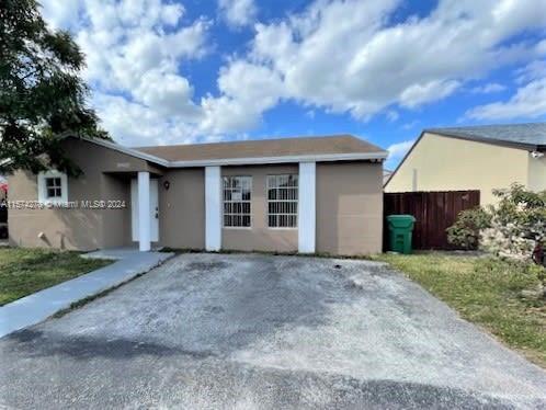 Photo of 19922 NW 67th Pl in Hialeah, FL