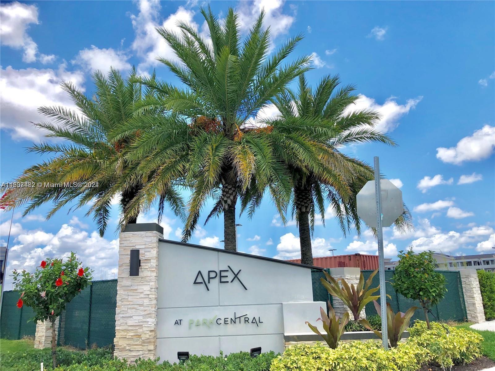 IMMACULATE AND FULLY REMODELED UNIT AT THE APEX DORAL! 2 BED, 2.5 BATH. TWO ENSUITE BEDROOMS PLUS PO