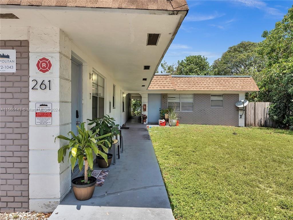 Photo of 261 NW 42nd St in Oakland Park, FL