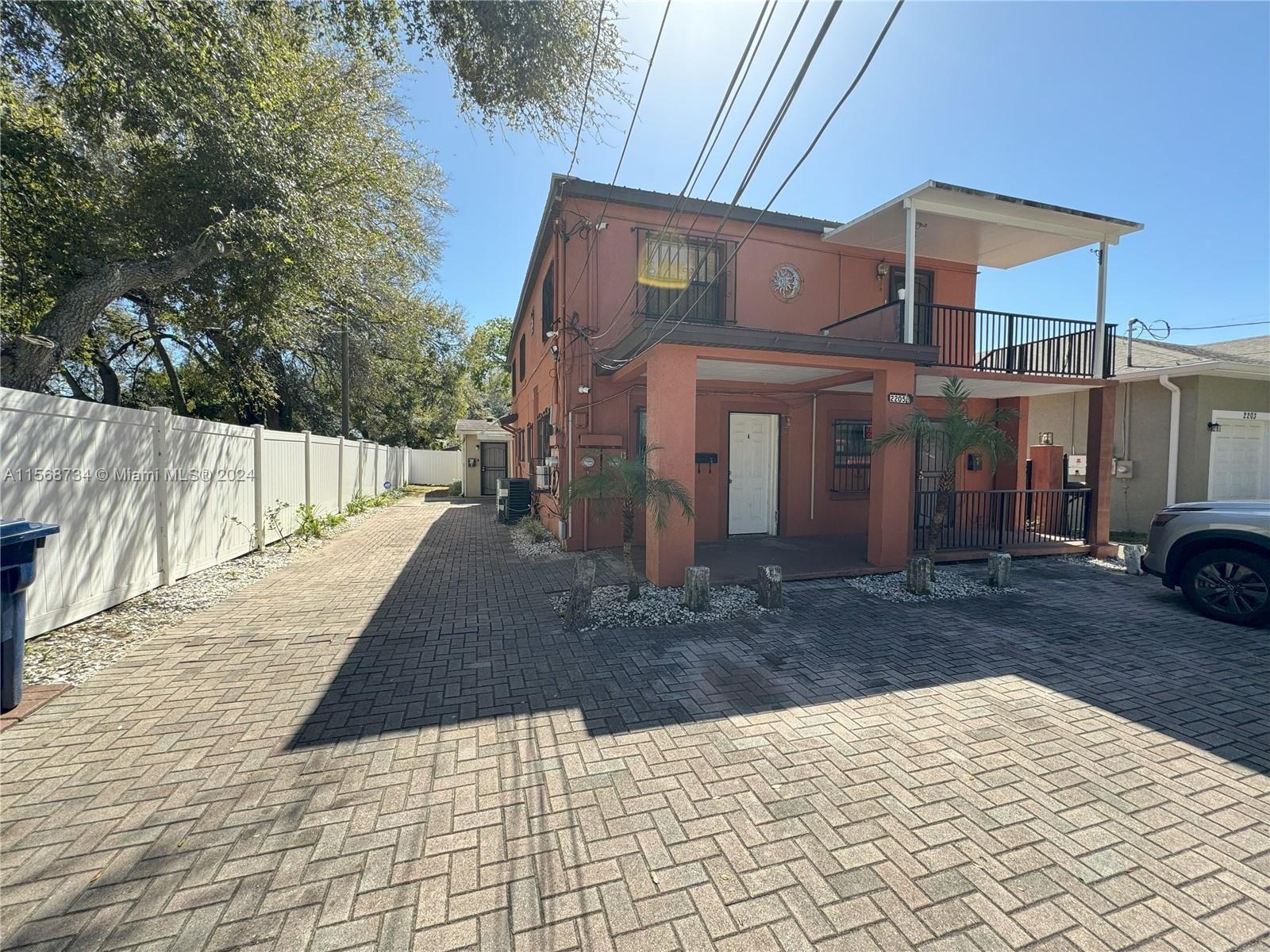 Photo of 2205 Chipco St in Tampa, FL
