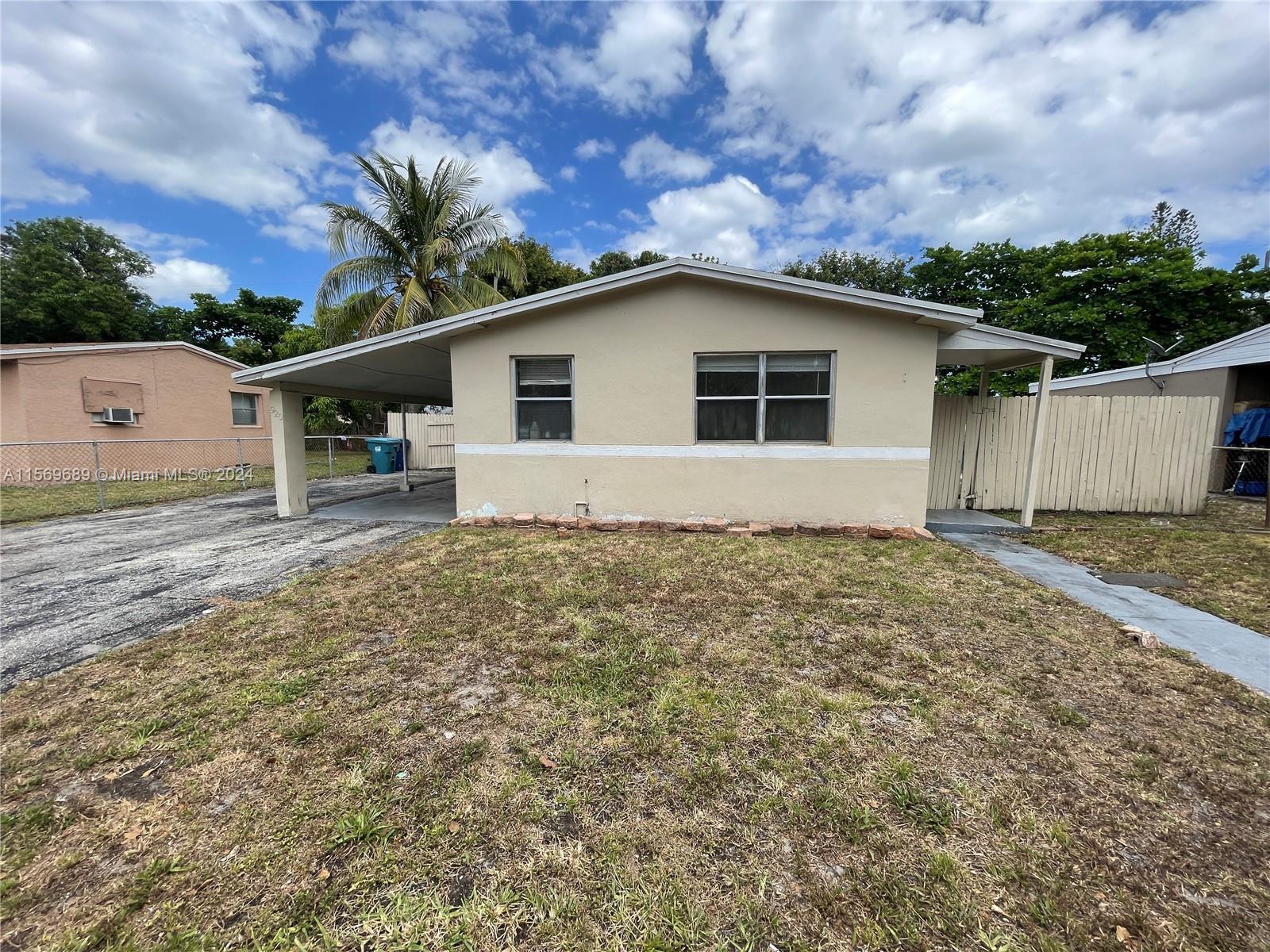 Photo of 920 NW 34th Wy in Lauderhill, FL