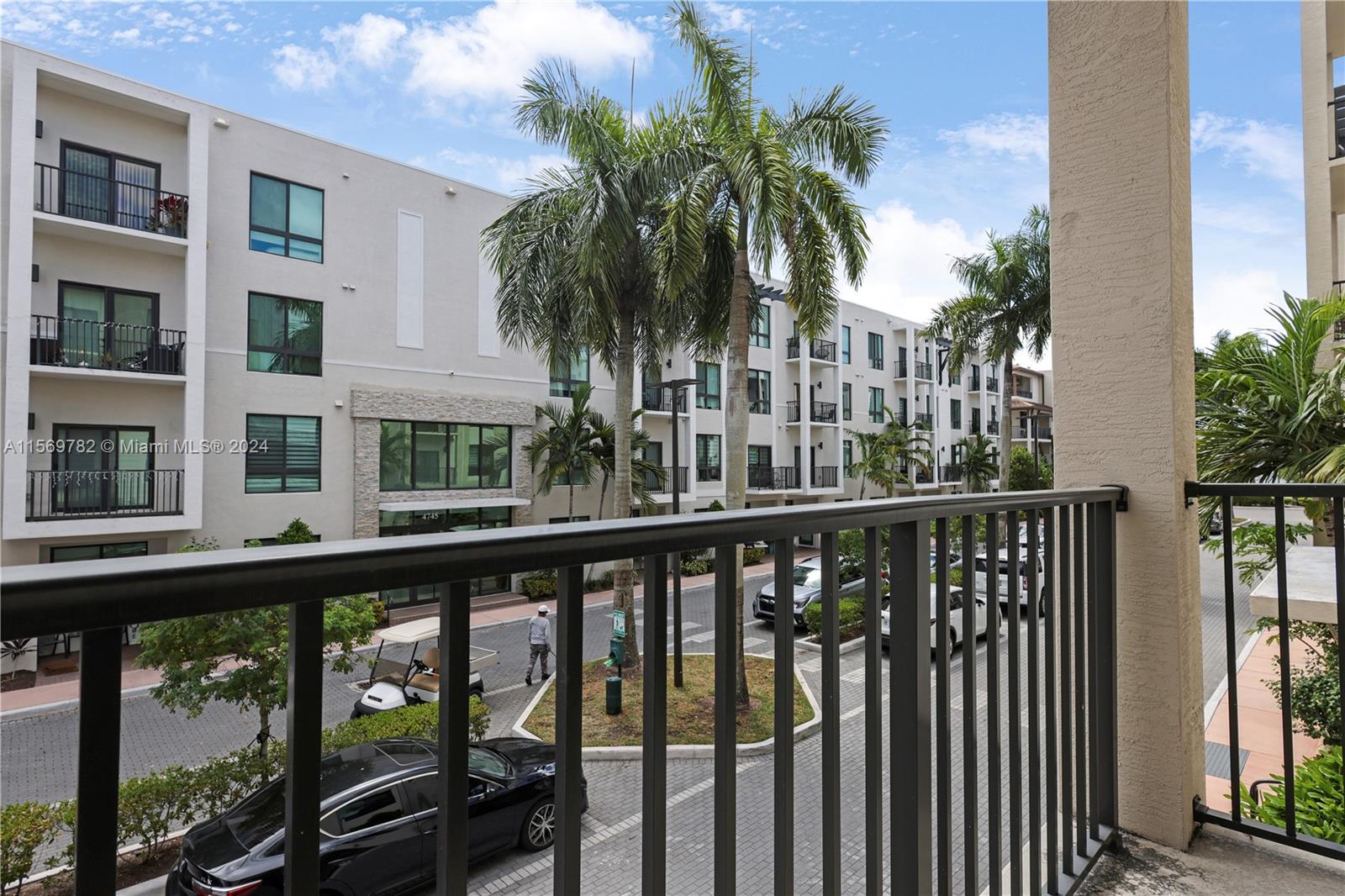 Welcome to this beautiful Condo at the prestigious Urbana at The Residences in the heart of Doral, w