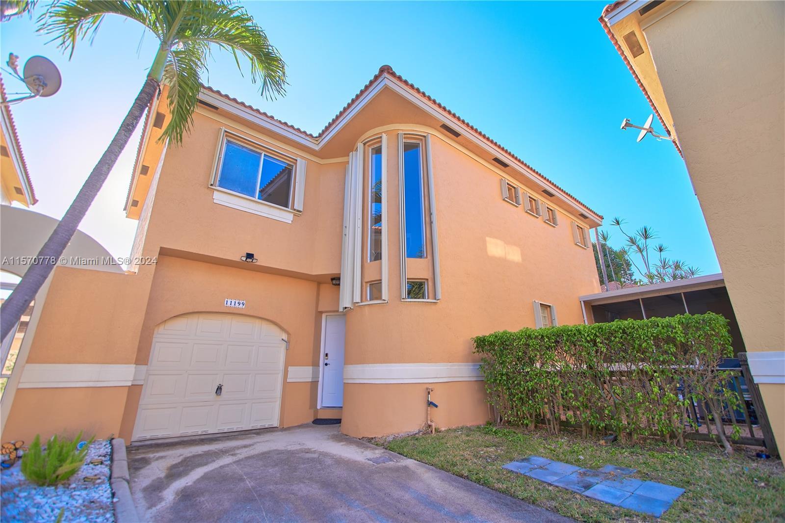 Photo of 11199 Lakeview Dr in Coral Springs, FL