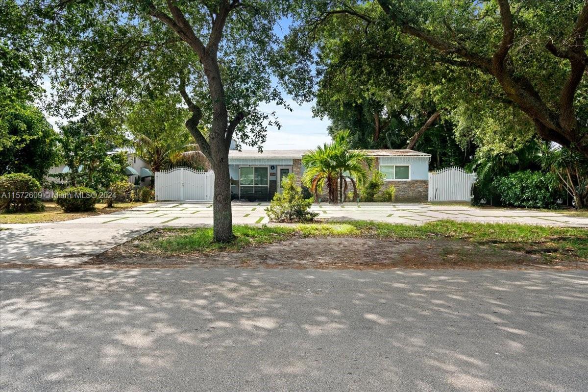 Photo of 208 SW 21st Wy in Fort Lauderdale, FL