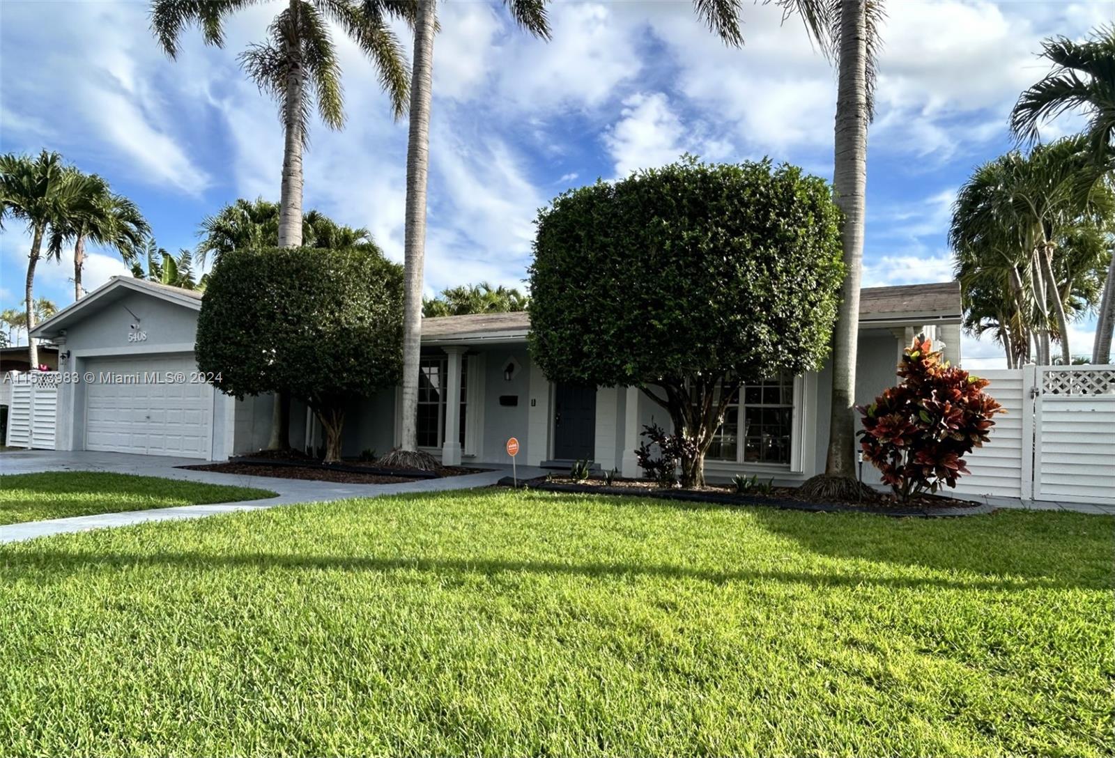 Photo of 5408 Jackson St in Hollywood, FL