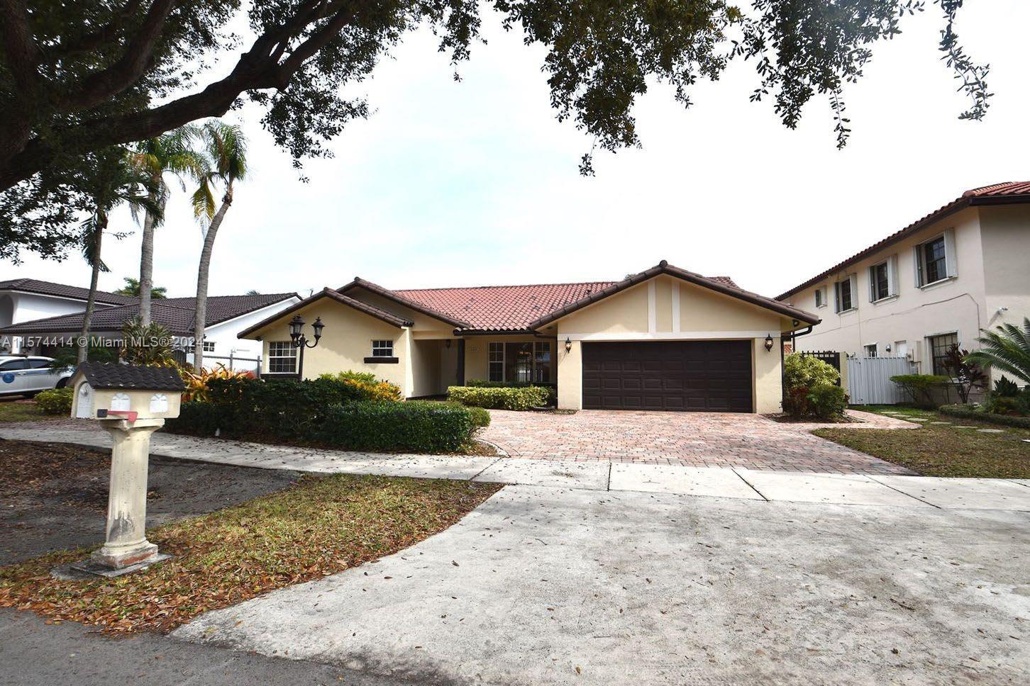 Photo of 16501 NW 84th Ct in Miami Lakes, FL