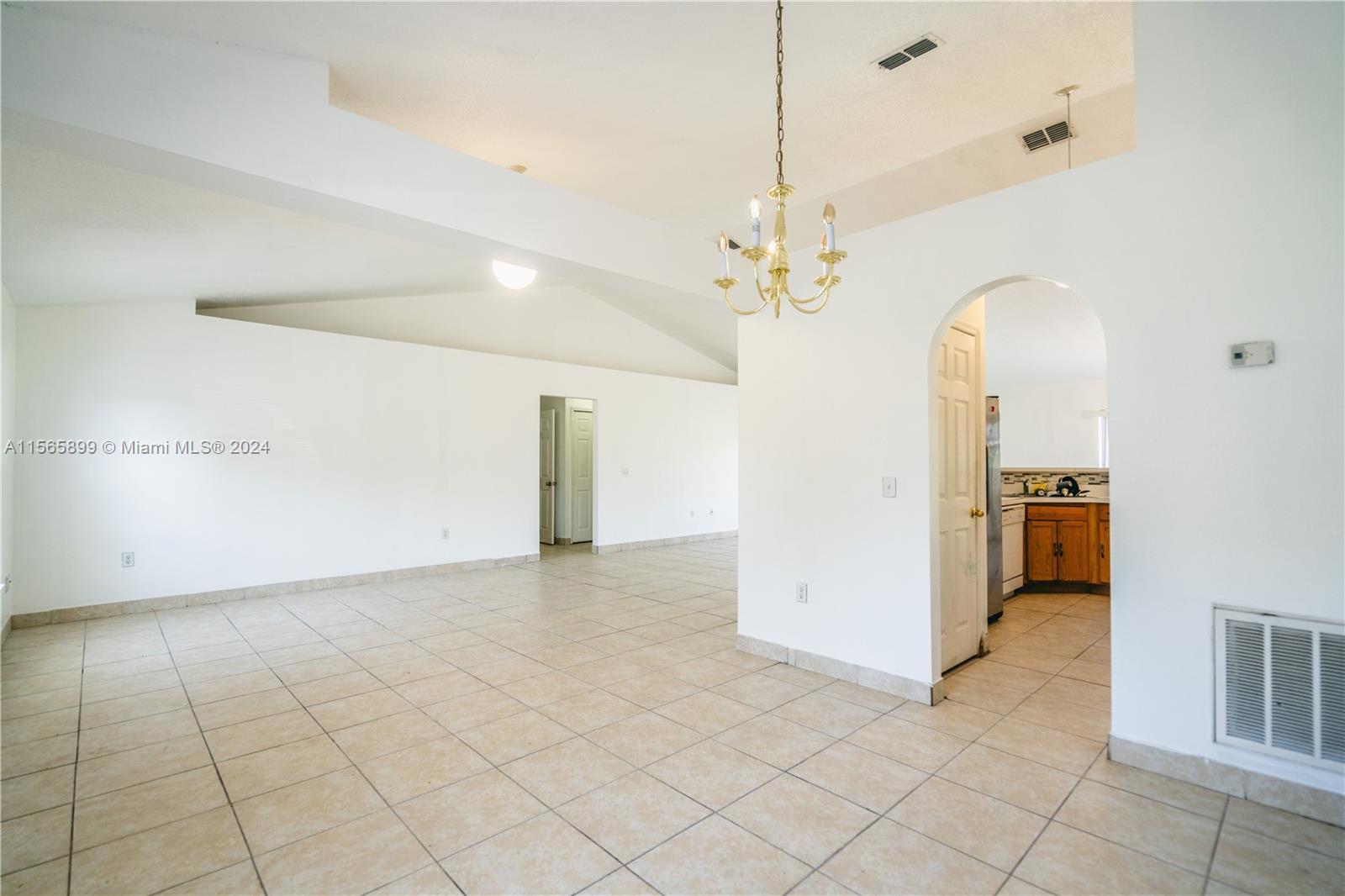 Photo of 929 Halifax Dr in Kissimmee, FL