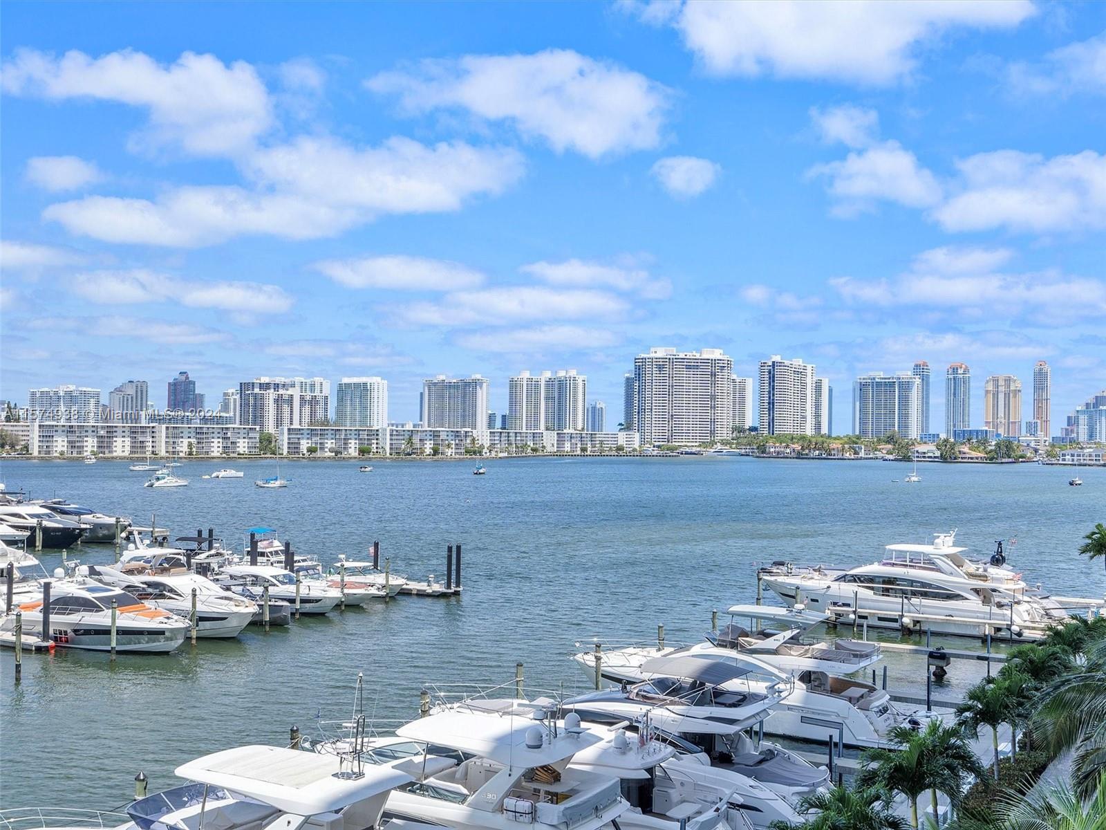 Stunning 2 bedroom plus Den, 2.5 baths, views marina and intracoastal. Includes 1 parking assigned p