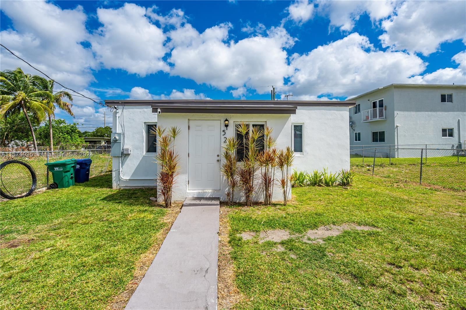 Photo of 522 NW 15th St in Florida City, FL