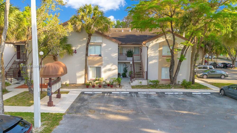 Welcome to your next home in the heart of Kendall! This charming 2-bedroom, 2-bathroom offers a peac