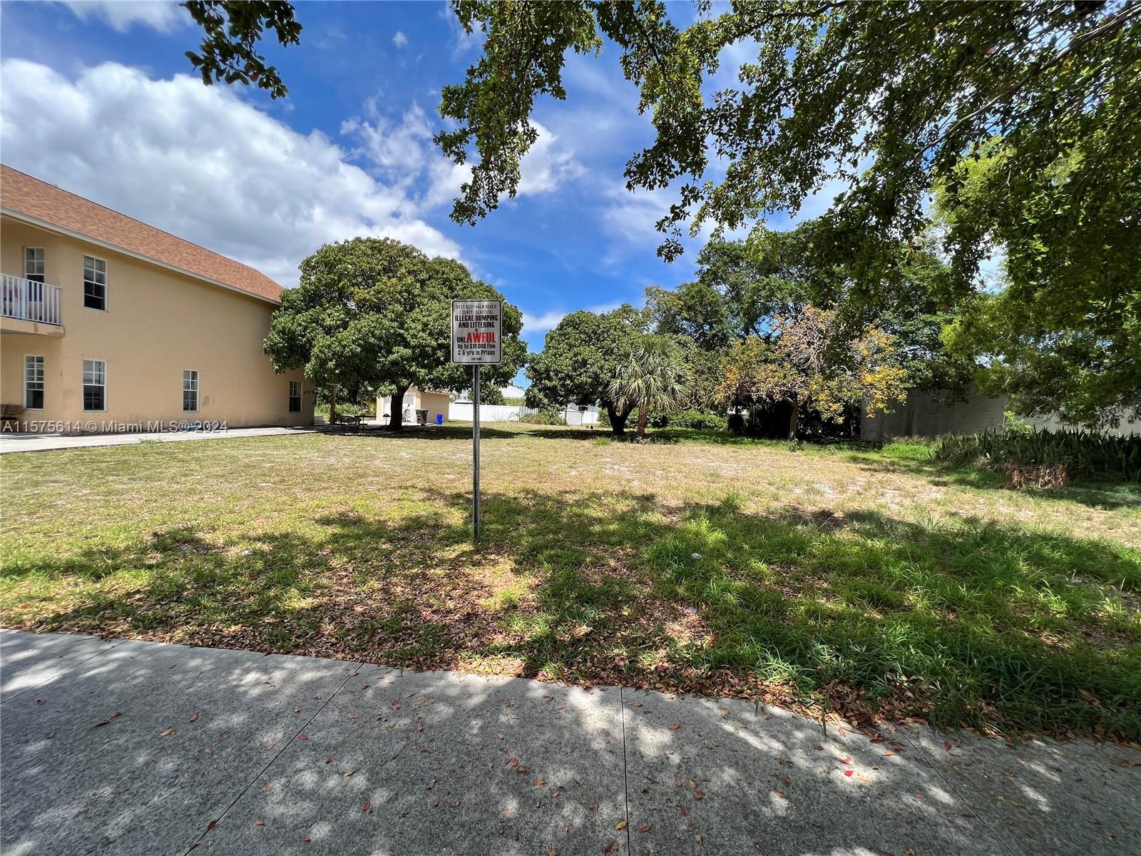 Photo of 533 17th St in West Palm Beach, FL