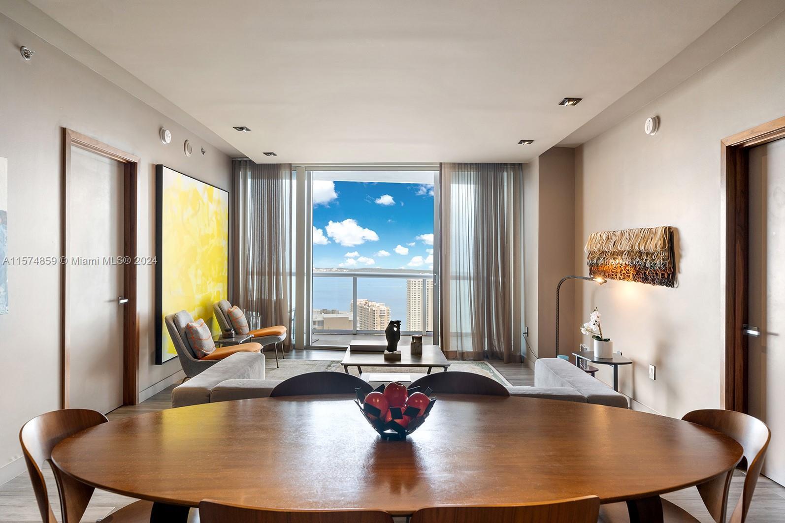 Welcome to the fully renovated Casa Sky at Icon Brickell tower 1, where luxury meets perfection. Ste