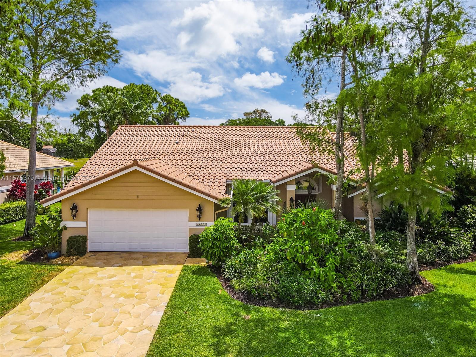 A desirable equestrian community in Greenview Shores. Featuring 4 bedrooms, 2.5 bathrooms, two car g