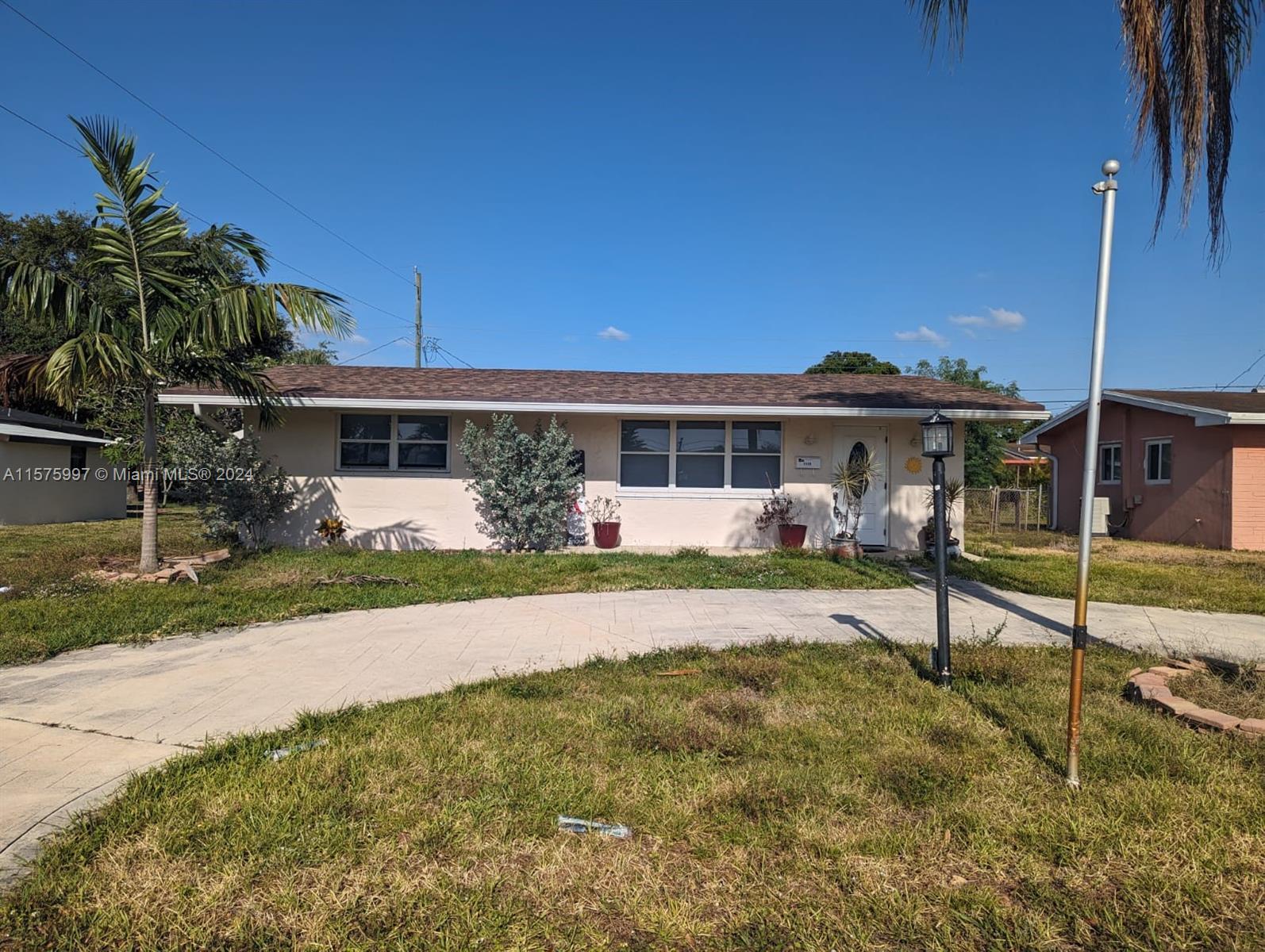 Photo of 1410 NW 79th Ter in Pembroke Pines, FL