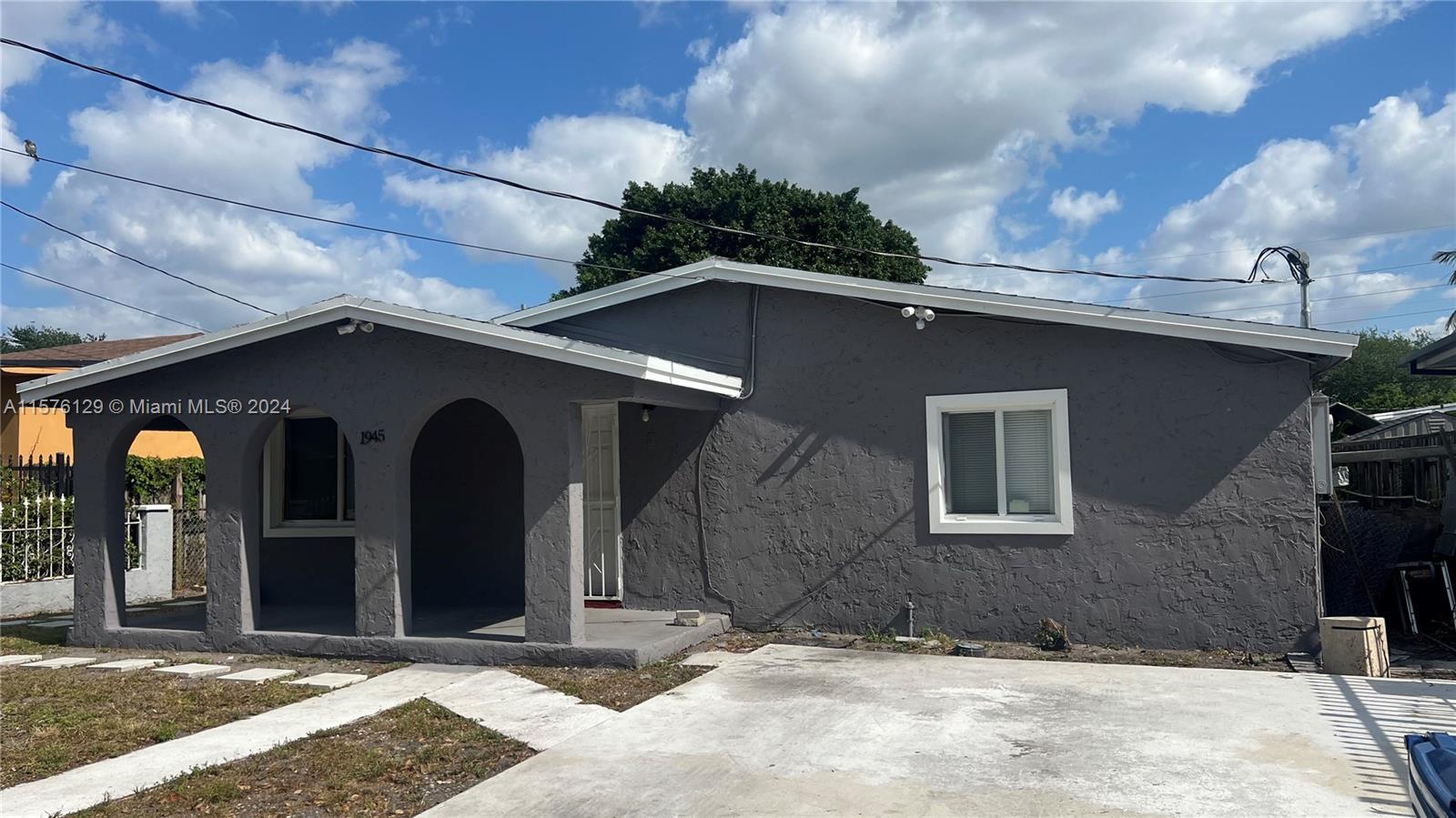 Photo of 1945 NW 86th St in Miami, FL