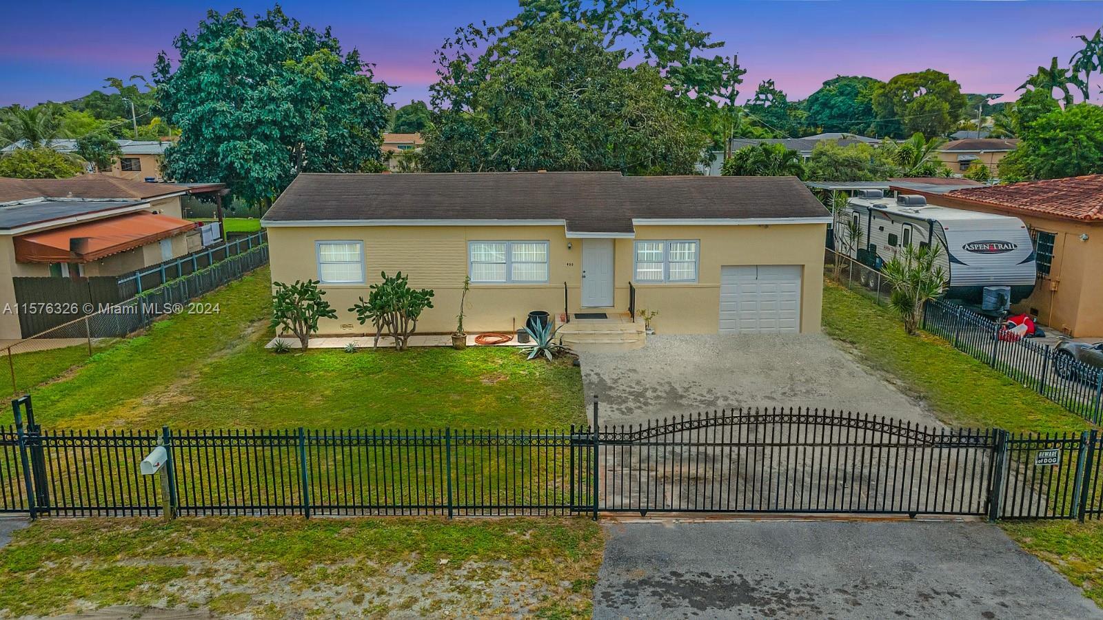 Photo of 400 NW 150th St in Miami, FL
