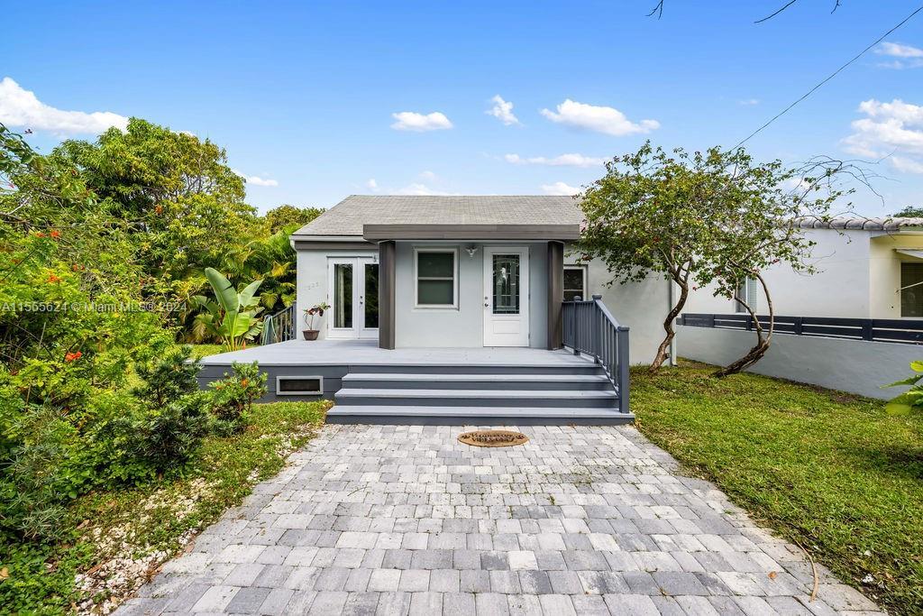 Photo of 1525 Madison St in Hollywood, FL