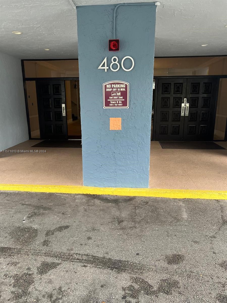 Photo of 480 Executive Center Dr #1J in West Palm Beach, FL