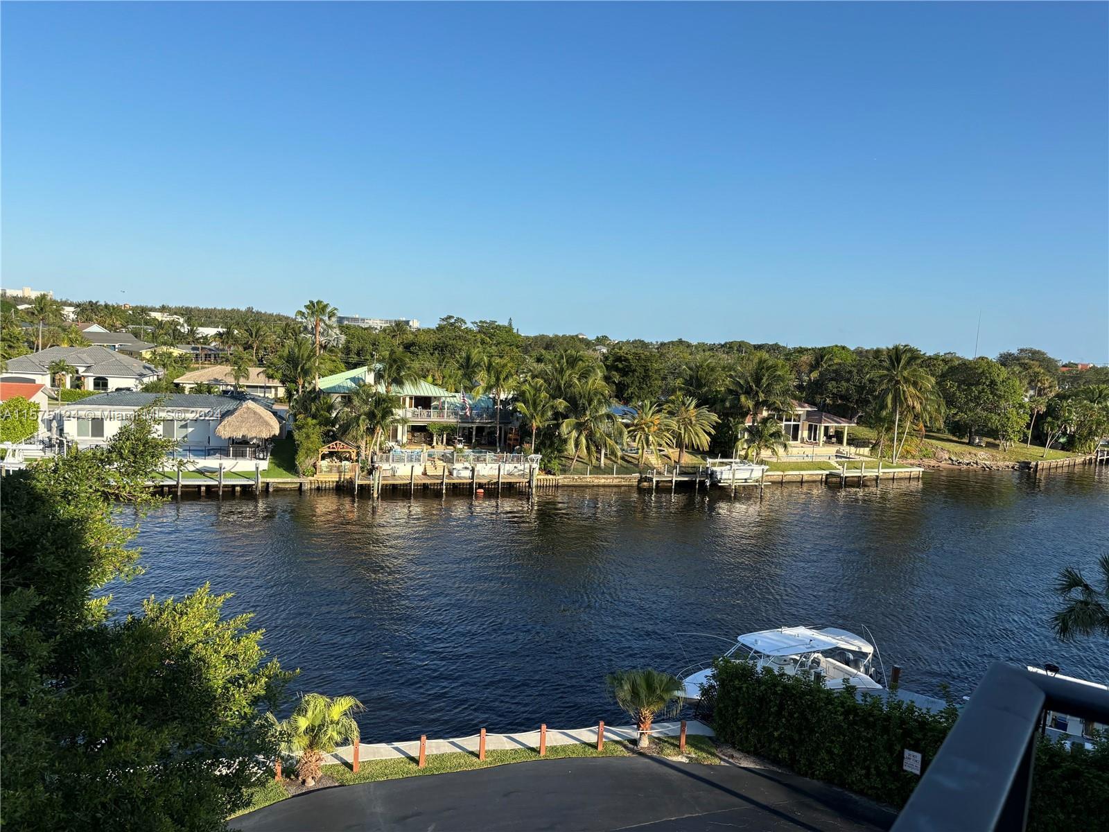 LOCATION, LOCATION. Welcome to Boca's boaters hidden jewel! This spacious and bright 2/2 condo, offe