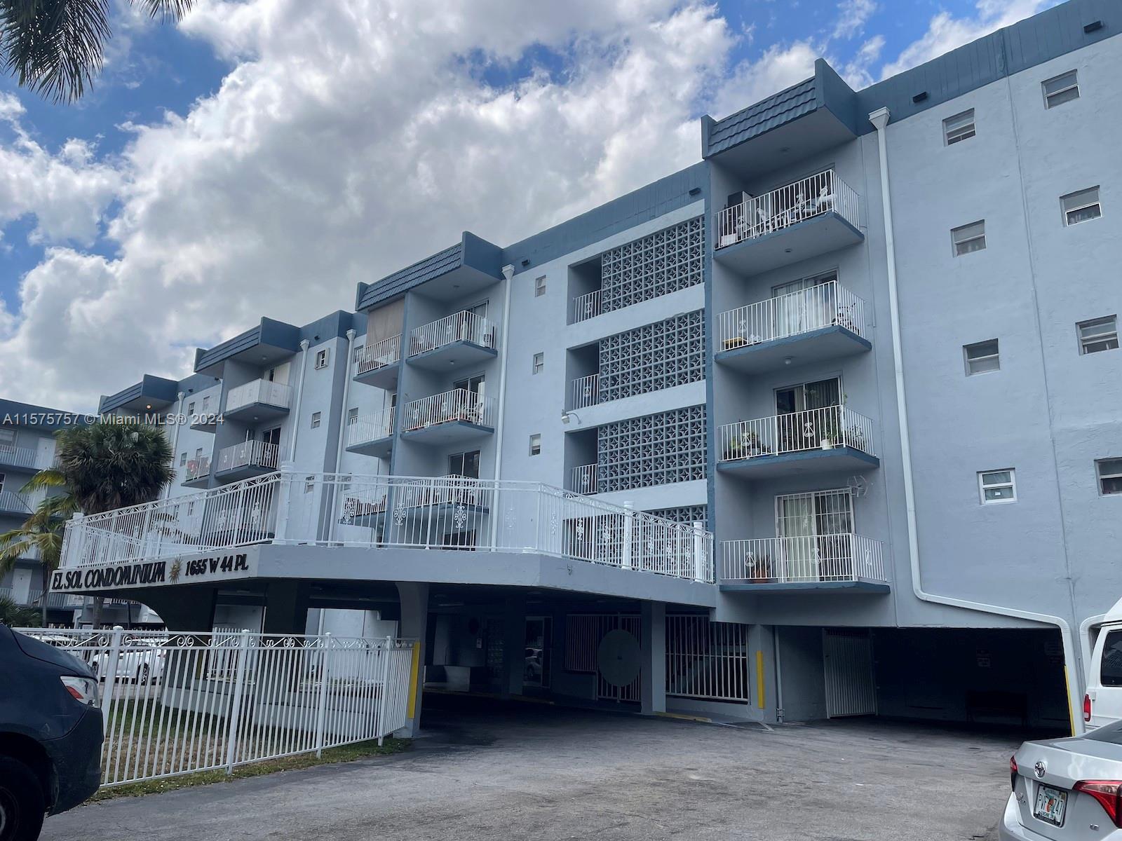 Beautiful 1/1 condominium in the heart of Hialeah. Spacious living/dining room, master bedroom with 