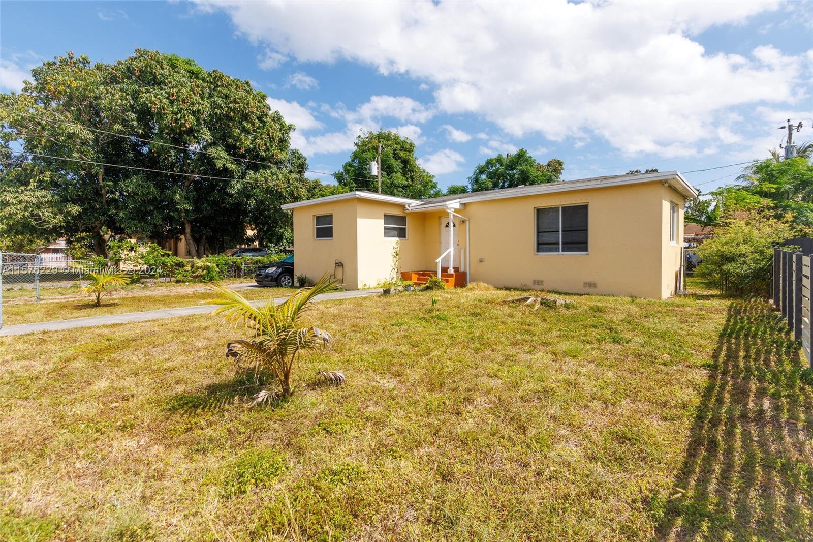 Don't miss out! Come by today to check out this Miami property! Situated in a thriving area full of 