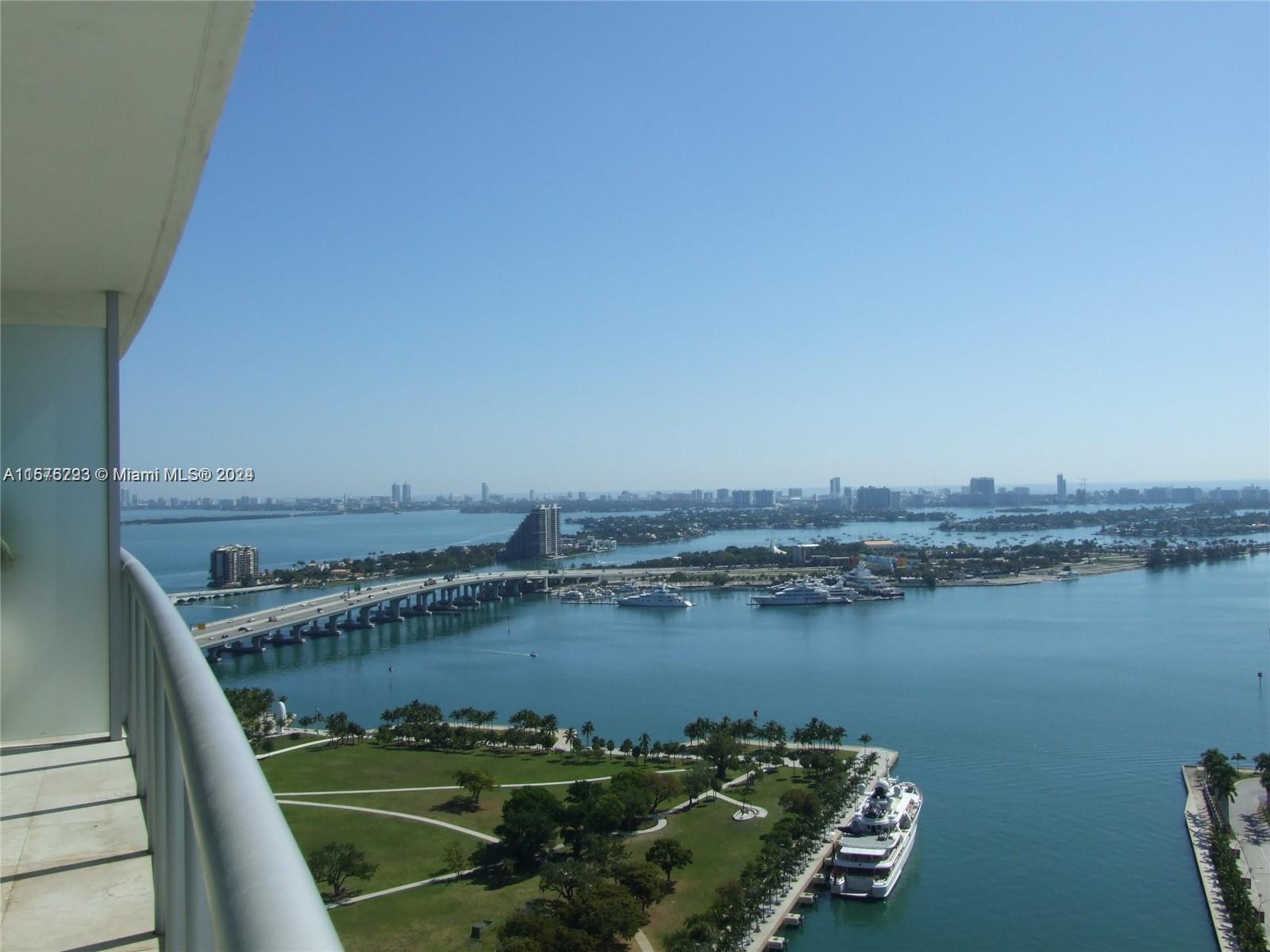 SPECTACULAR BAY VIEWS FROM EVERY ROOM IN THE SOUGHT-AFTER MARINA BLUE! HIGH FLOOR RESIDENCE, DIRECT 