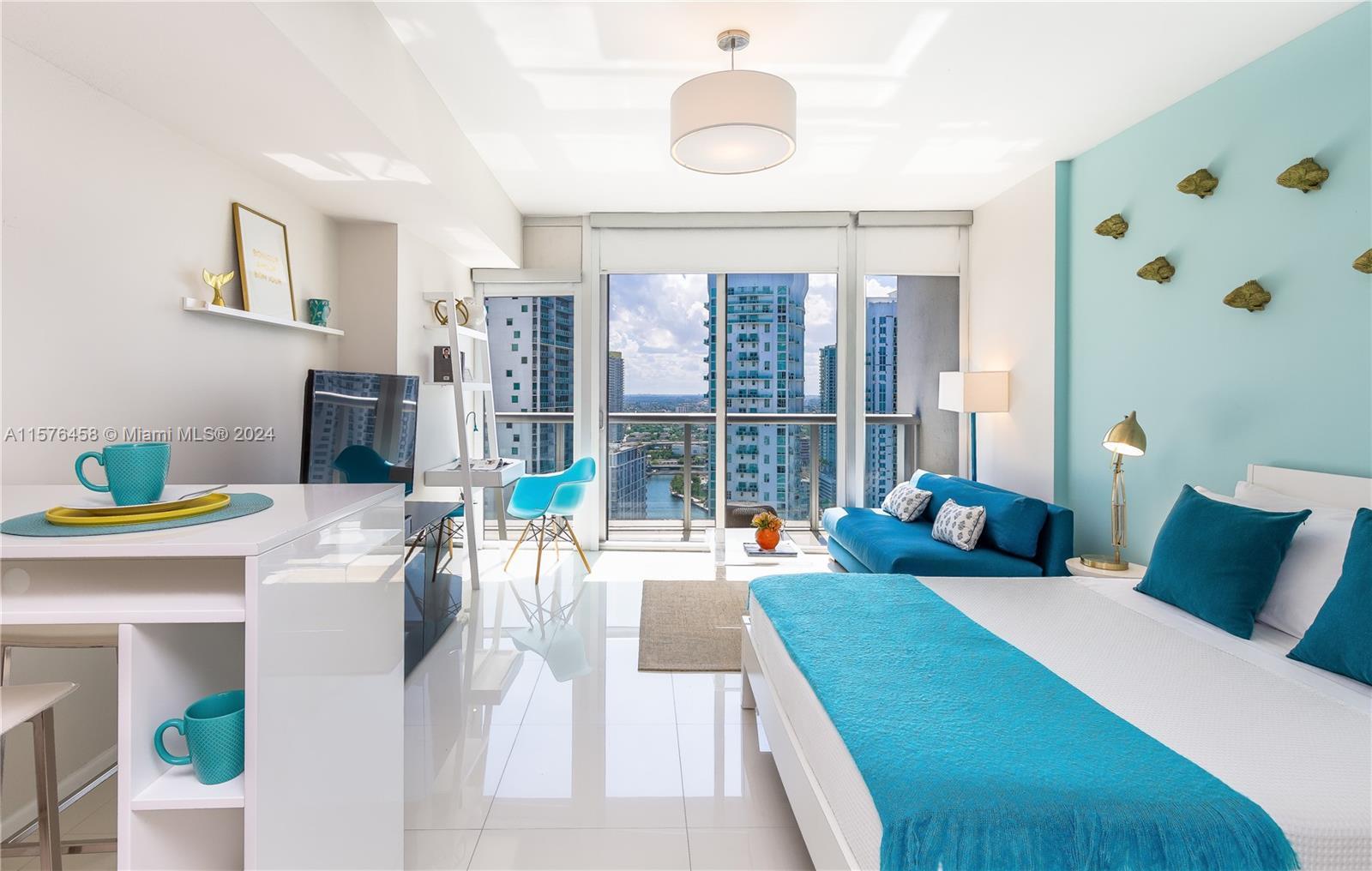 AIRBNB, no restrictions. On a high story, with floor-to-ceiling glass walls, this Icon Brickell Resi