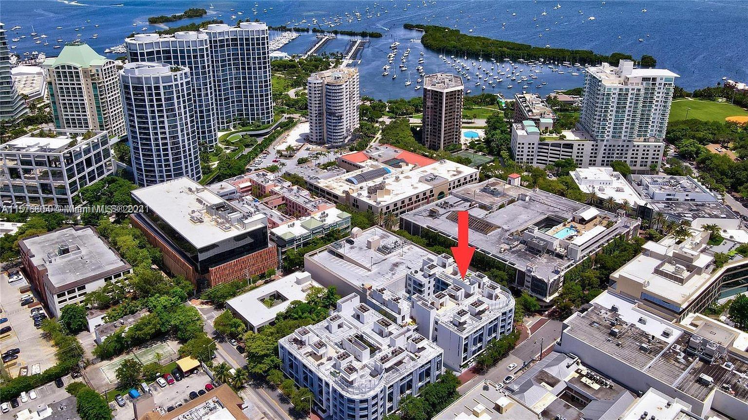 Discover a live/work space in the highly sought-after Coconut Grove.
Near downtown & Brickell & U.S