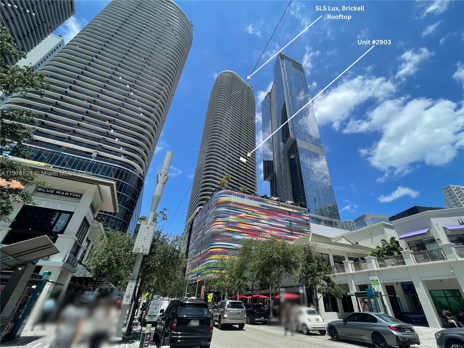 Live in the heart of Brickell and Miami Financial District. Great building with amazing amenities: T