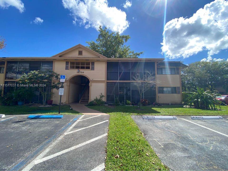 Photo of 18755 NW 62nd Ave #103 in Hialeah, FL
