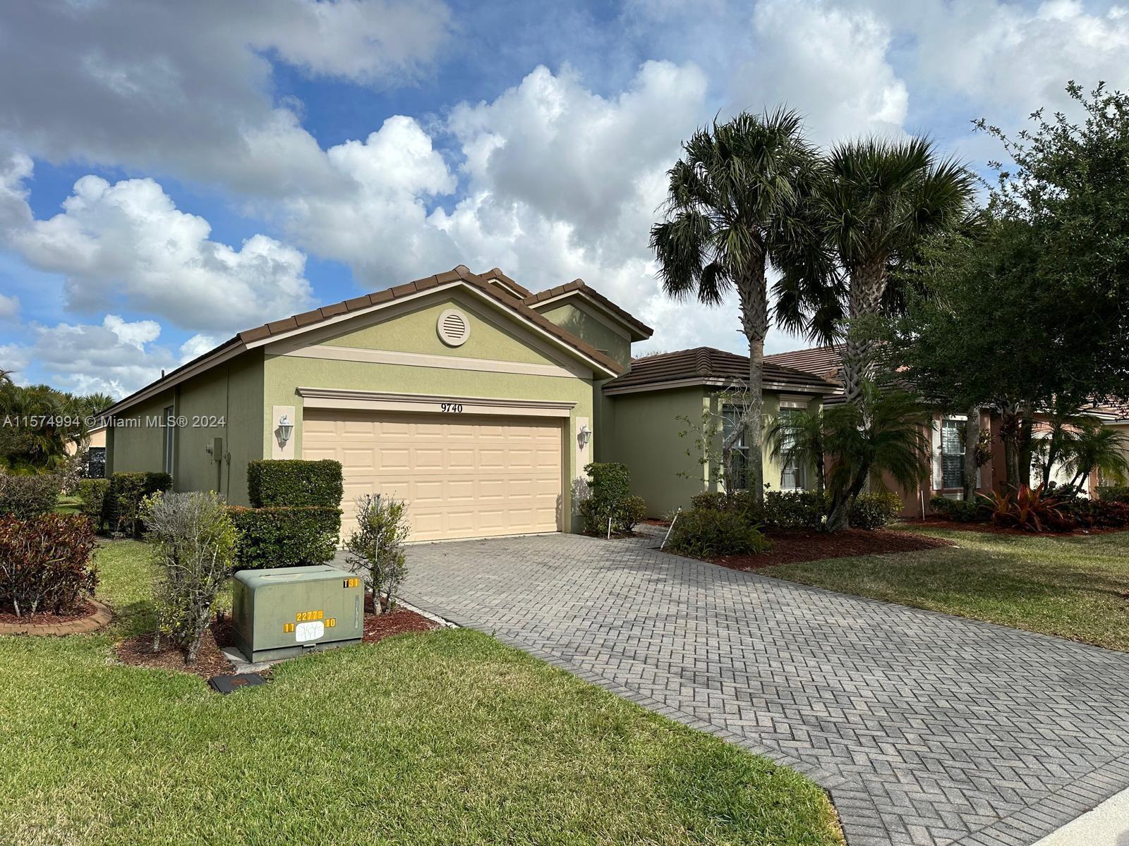 Photo of 9740 SW Lindale Trace Blvd in Port St Lucie, FL