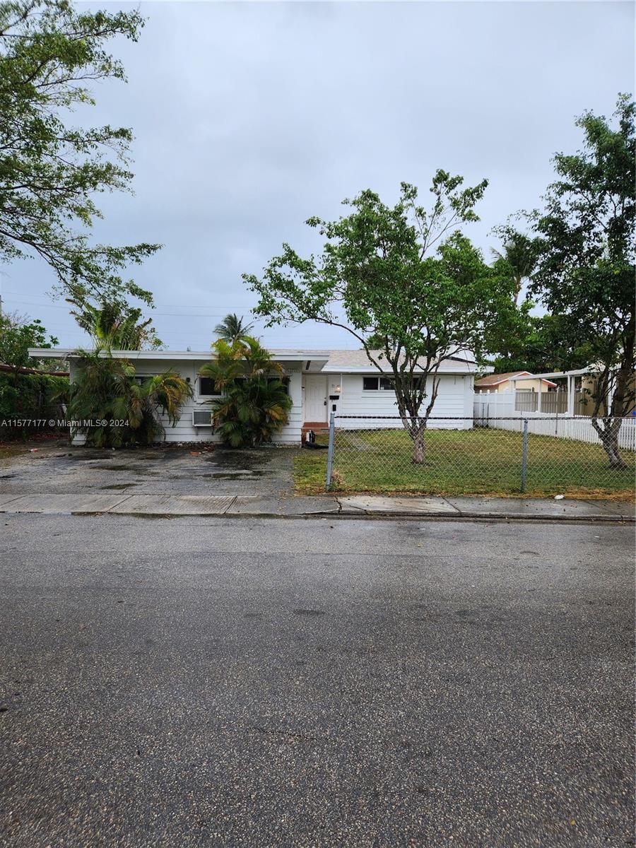 Photo of 1711 N 17th Ct #1-3 in Hollywood, FL