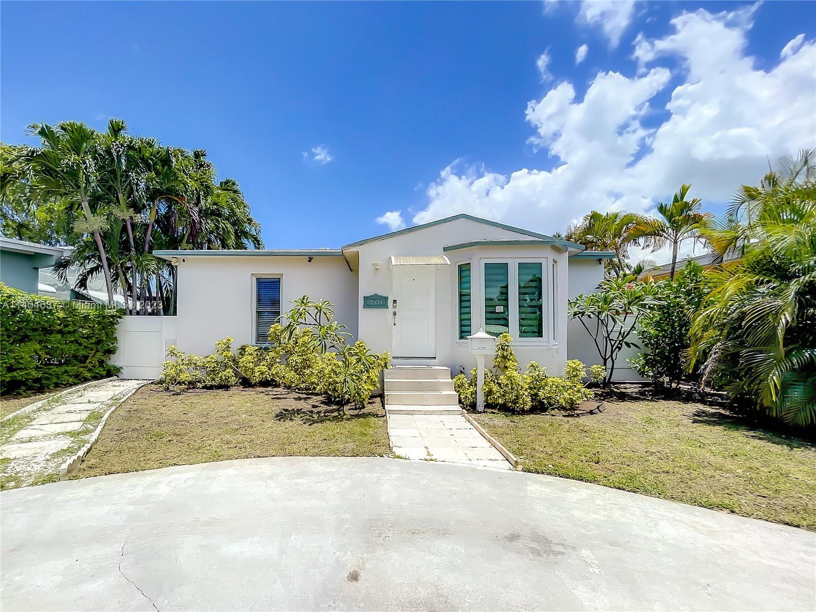 Photo of 2534 Wilson St in Hollywood, FL