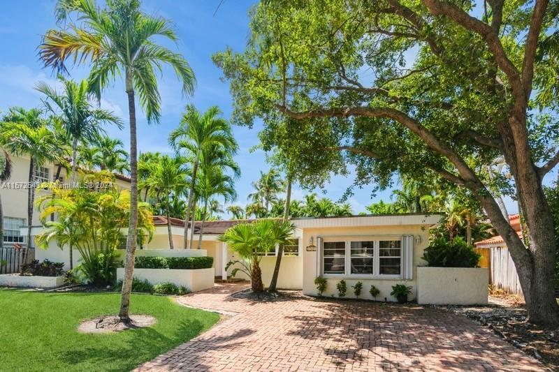 Photo of 760 Allendale Rd in Key Biscayne, FL