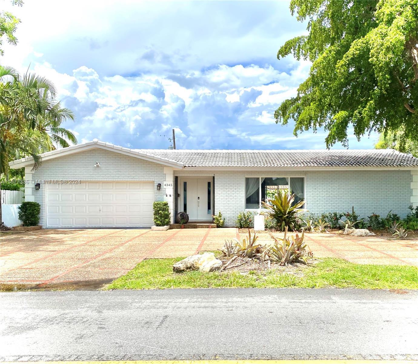 Photo of 4345 NE 22nd Ave in Fort Lauderdale, FL