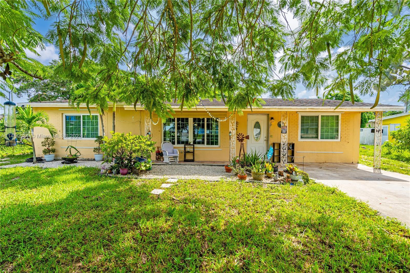 Photo of 3604 Patio Ct in Lake Worth, FL