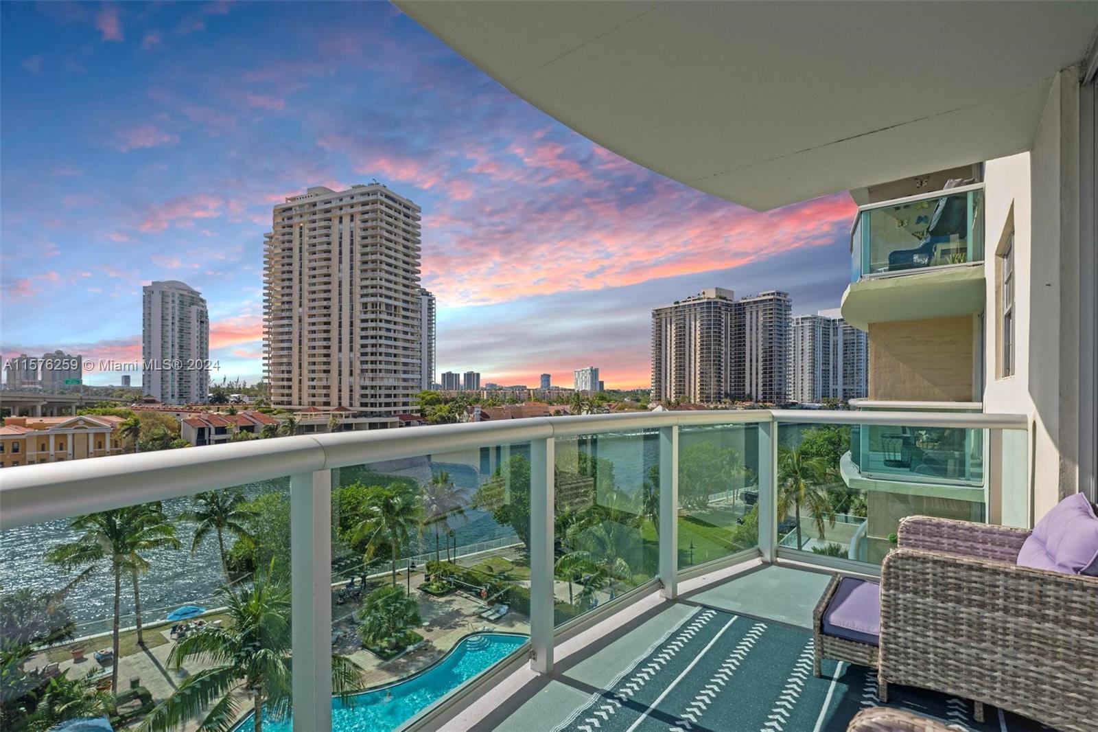 Gorgeous unit  in Sunny Isles Beach  with Spectacular Intracoastal Views! Fully Renovated, with new 