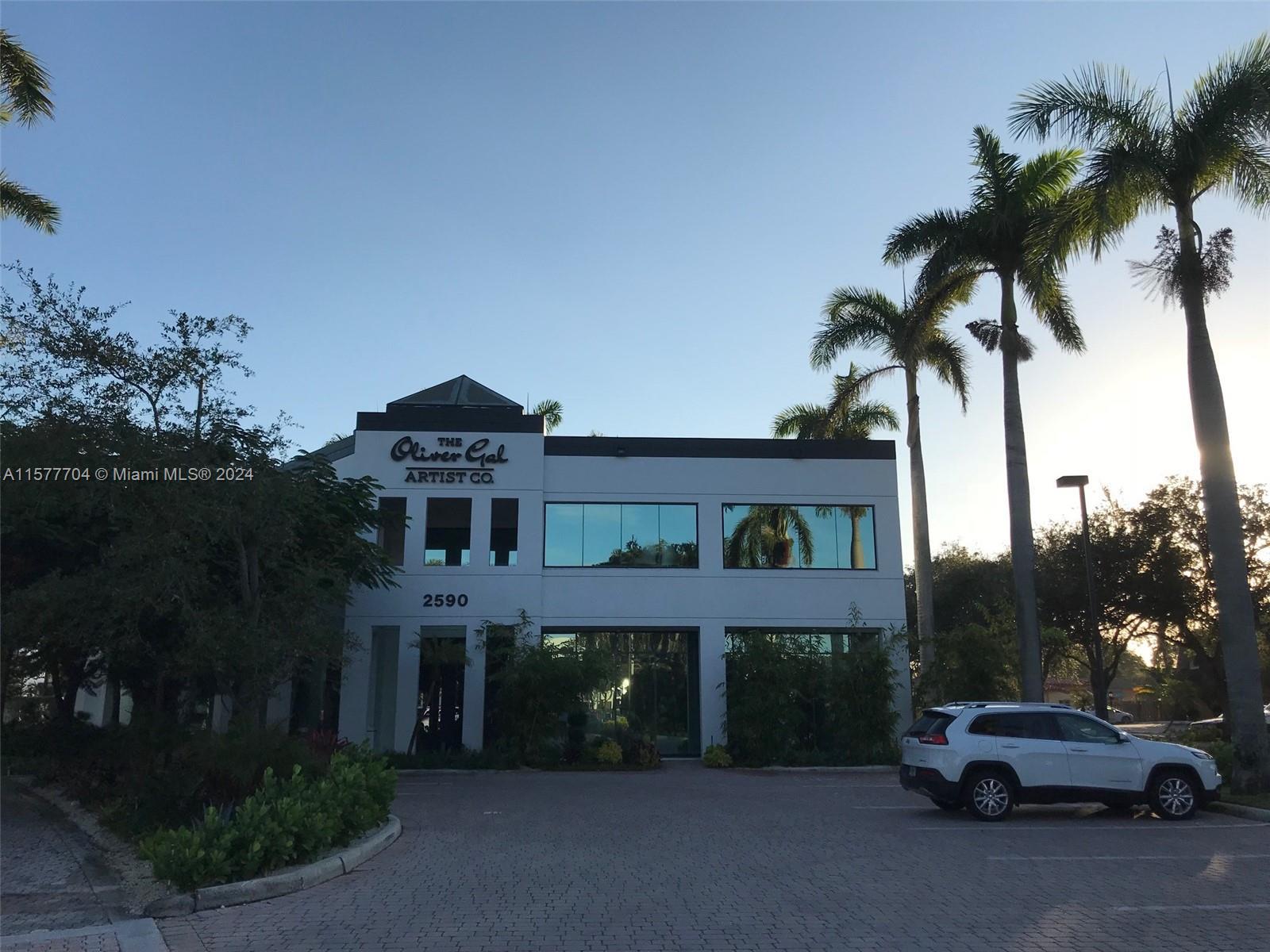 Photo of 2590 Hollywood Blvd in Hollywood, FL