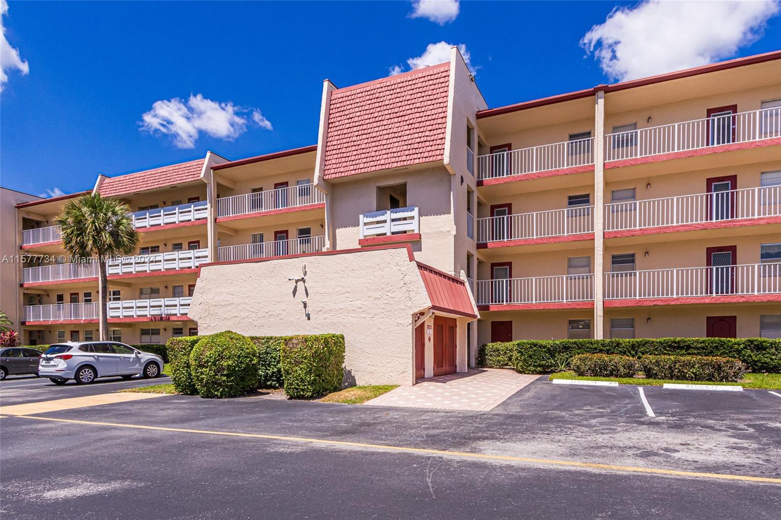 Photo of 1020 Country Club Dr #405 in Margate, FL
