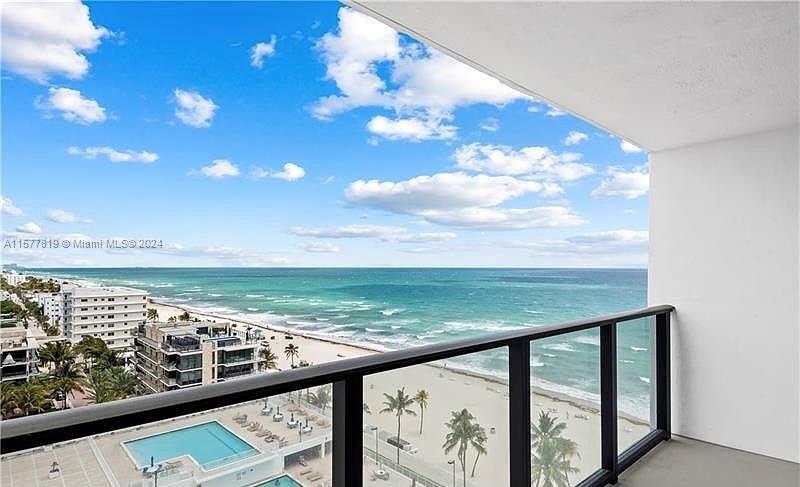 Photo of 2301 S Ocean Dr #1806 in Hollywood, FL