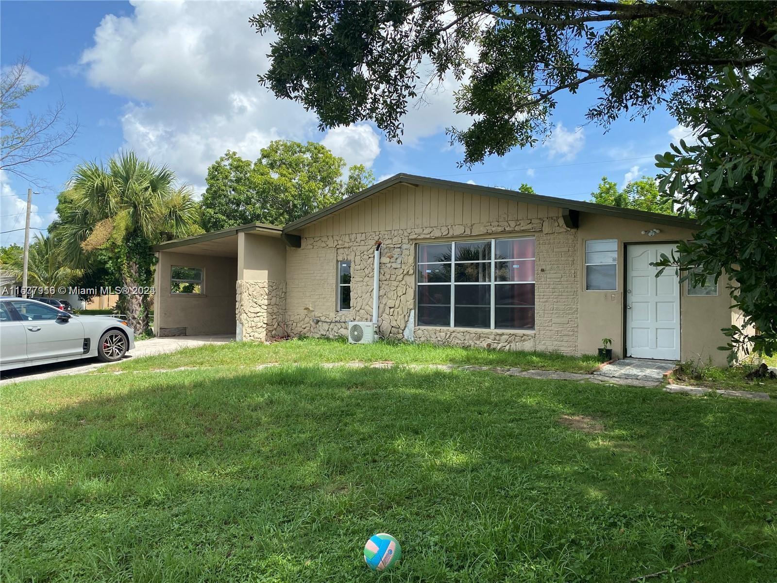Photo of 1641 43rd St in West Palm Beach, FL