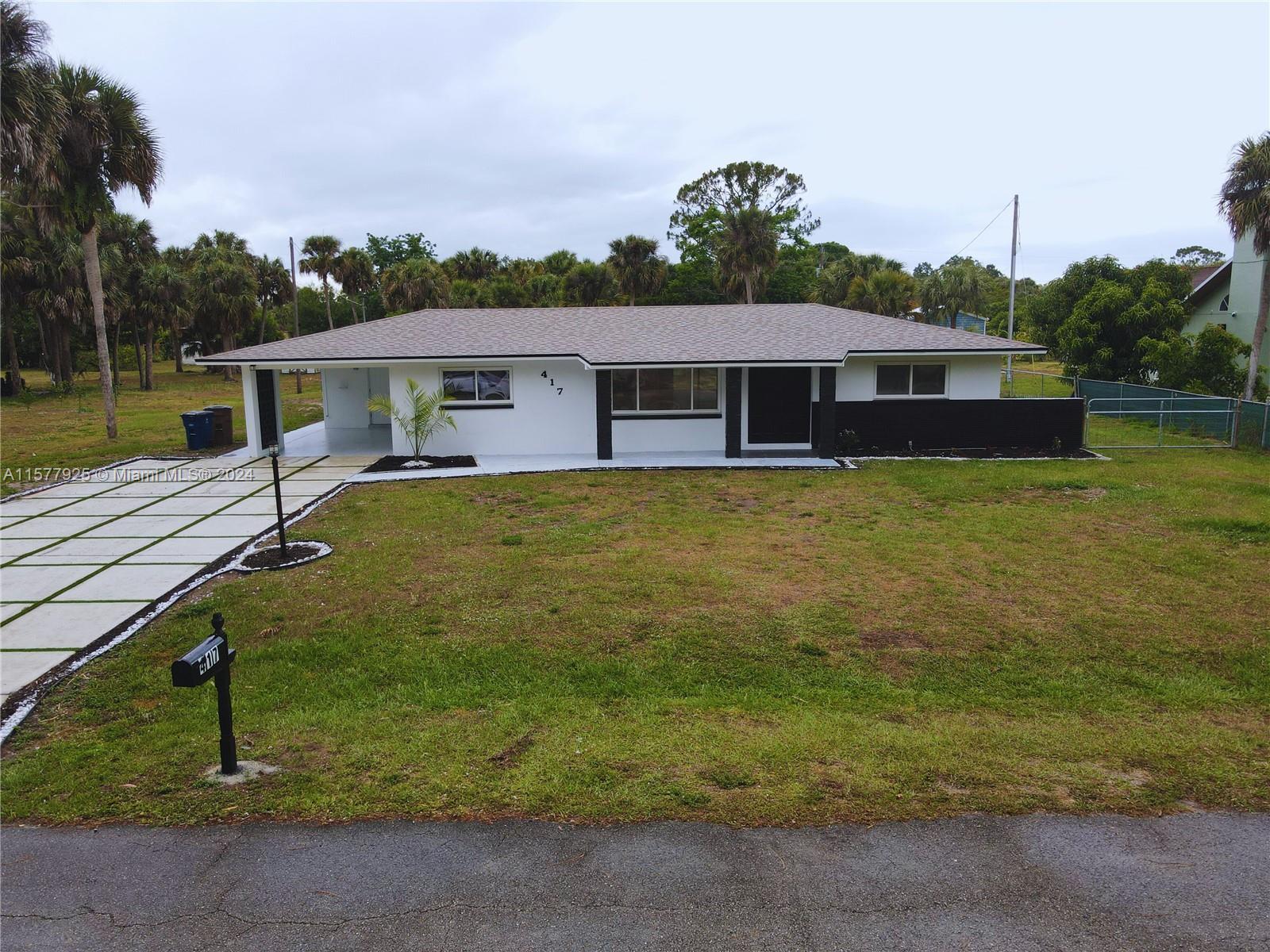 Photo of 417 Roosevelt Ave in Lehigh Acres, FL