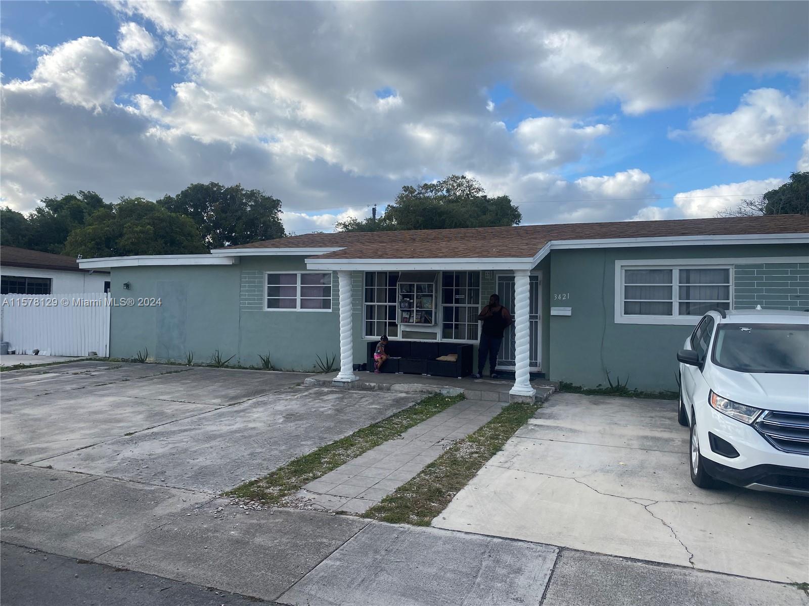Photo of 3421 NW 176th St in Miami Gardens, FL