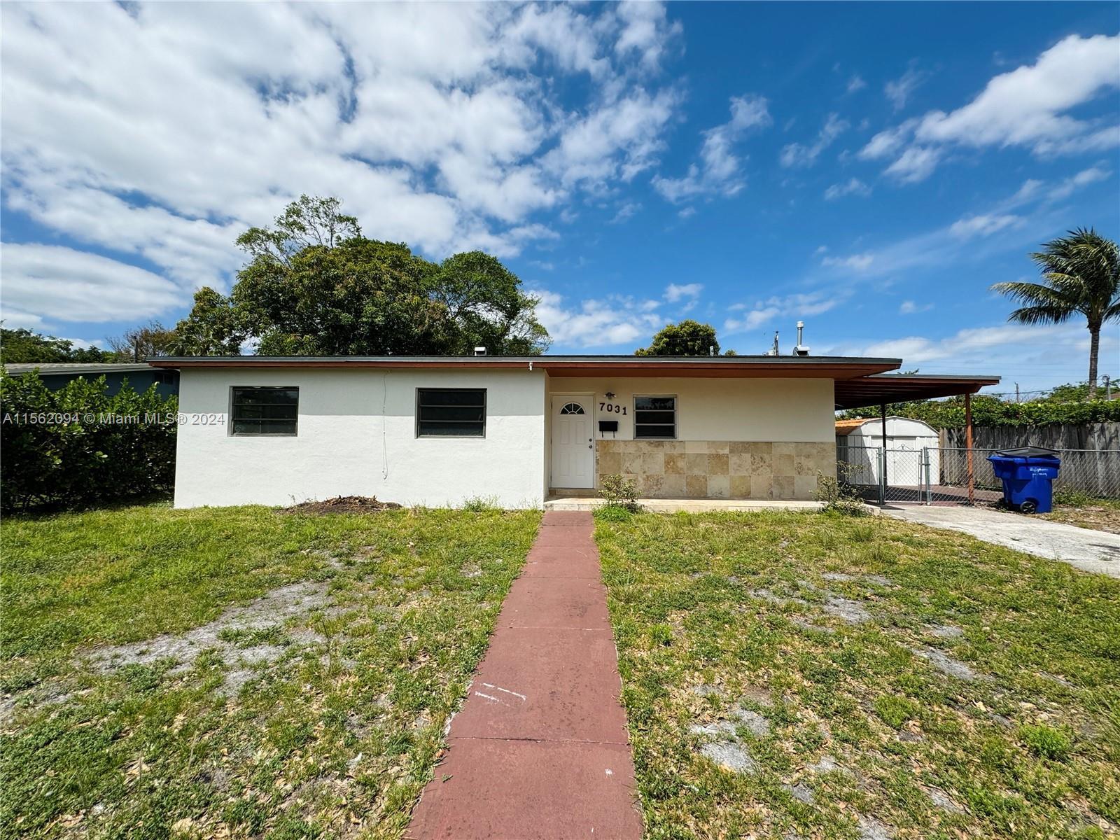 Photo of 7031 Tyler St in Hollywood, FL