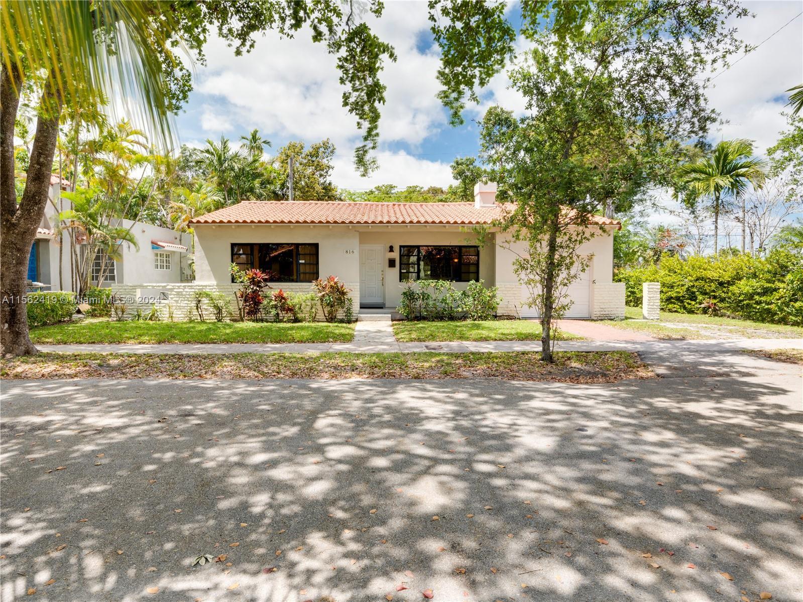 Photo of 816 Lorca St in Coral Gables, FL