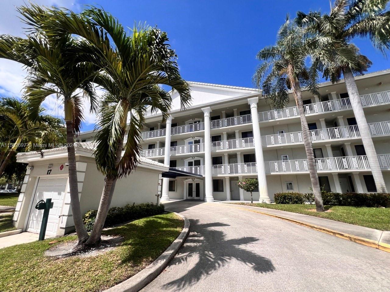 Condo for sale in the sought after community of Whitehall Condominiums in WPB. Come enjoy amazing su