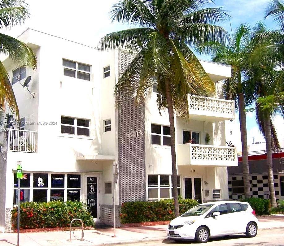 In the heart of South Beach! Steps away from Ocean Drive and the beautiful sandy beaches. This quain